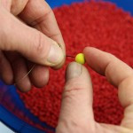 Nevis Feeder fonott előke csalitüskével, szakáll nélküli horoggal 6-os, 5db/cs.,	8.5 cm/0.16 mm/12.6 kg