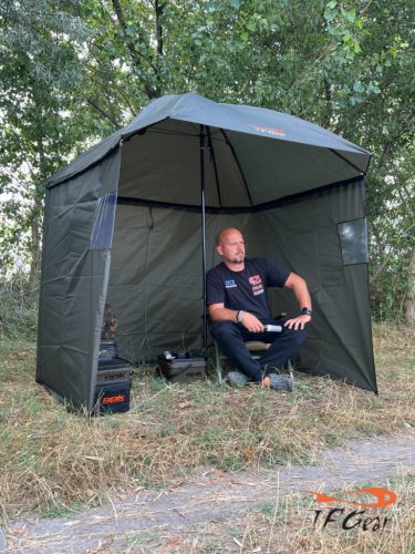 TF GEAR - COMPACT Square Umbrella, sátras ernyő, nyitott - 2,5m